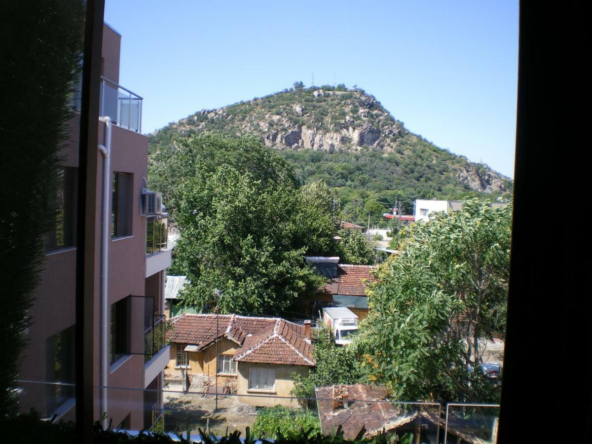 Park View Apartment Plovdiv With Parking Экстерьер фото